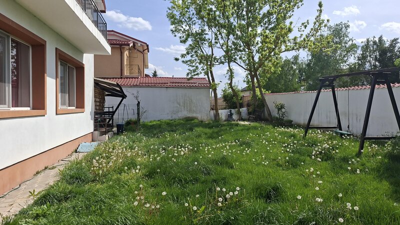 Corbeanca, zona Paradisul Verde, imobil liber.